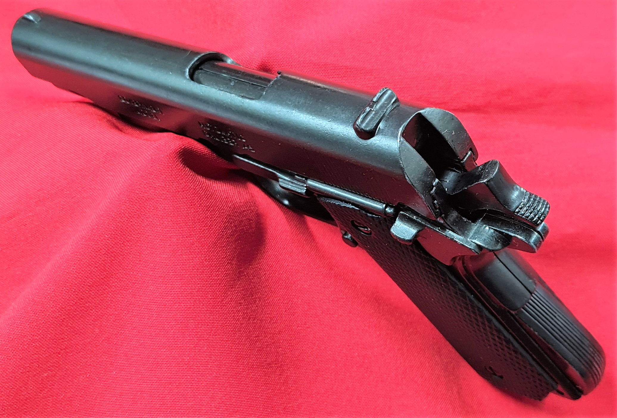 REPLICA M1911 US COLT HAND GUN PISTOL DENIX - HATCHED BLACK GRIPS- NON STRIPPING - Image 6