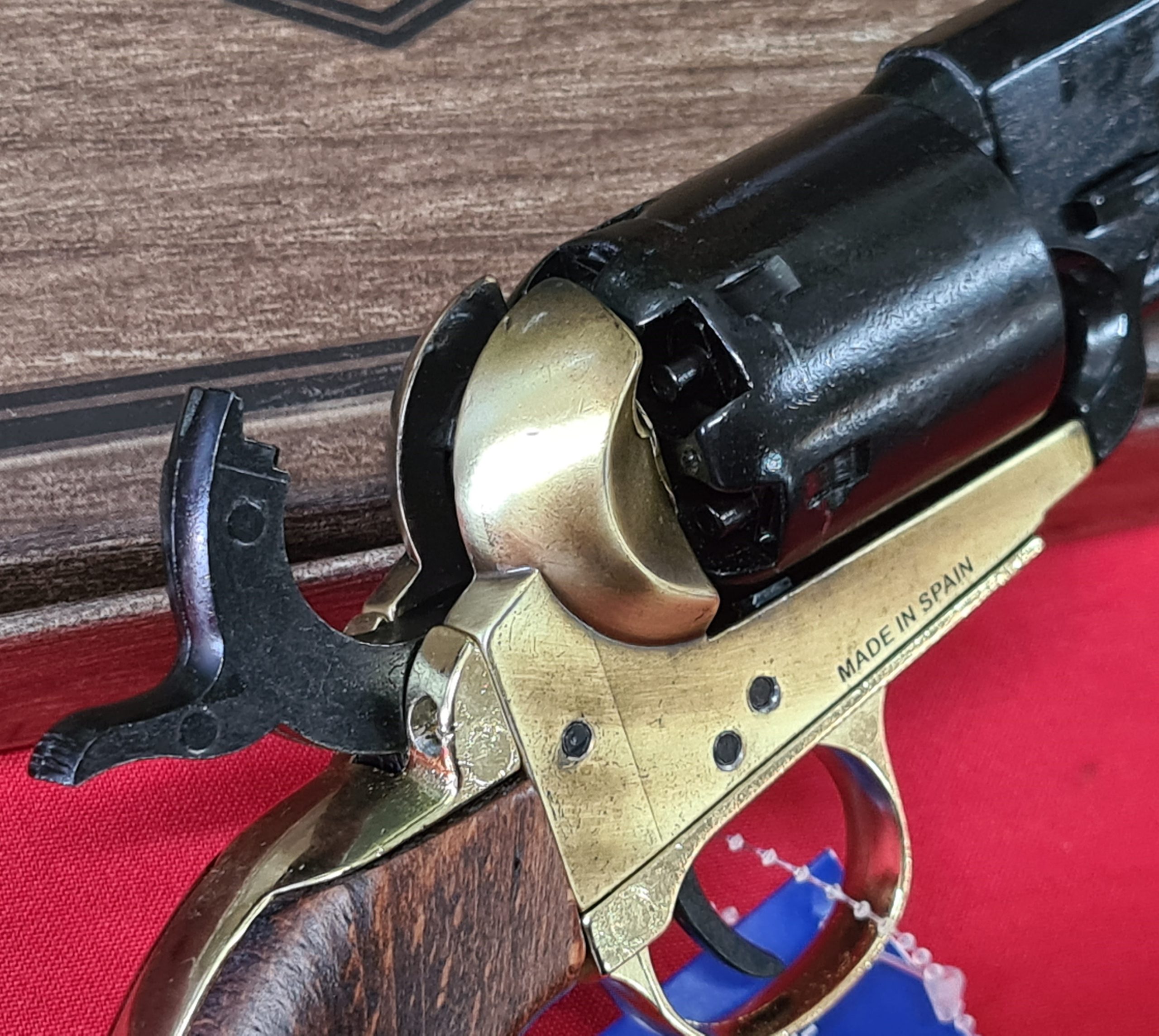 US Western 1851 Colt Navy revolver .36 pistol in brass tone and black with gift box by Kolser, 8751-WL - Image 4