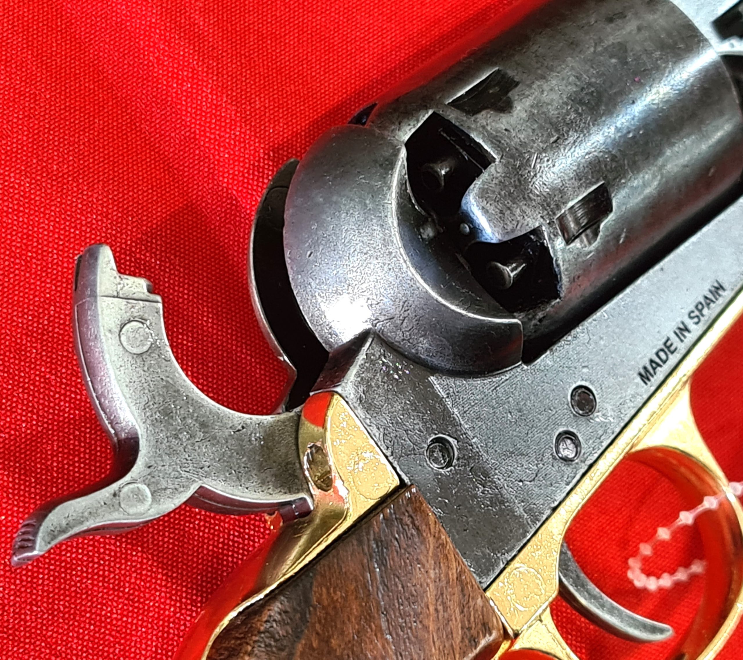 US Western Confederate 1862 Colt Navy revolver .36 pistol in brass tone and antiqued grey black metal with gift box by Kolser 8750-WL - Image 4