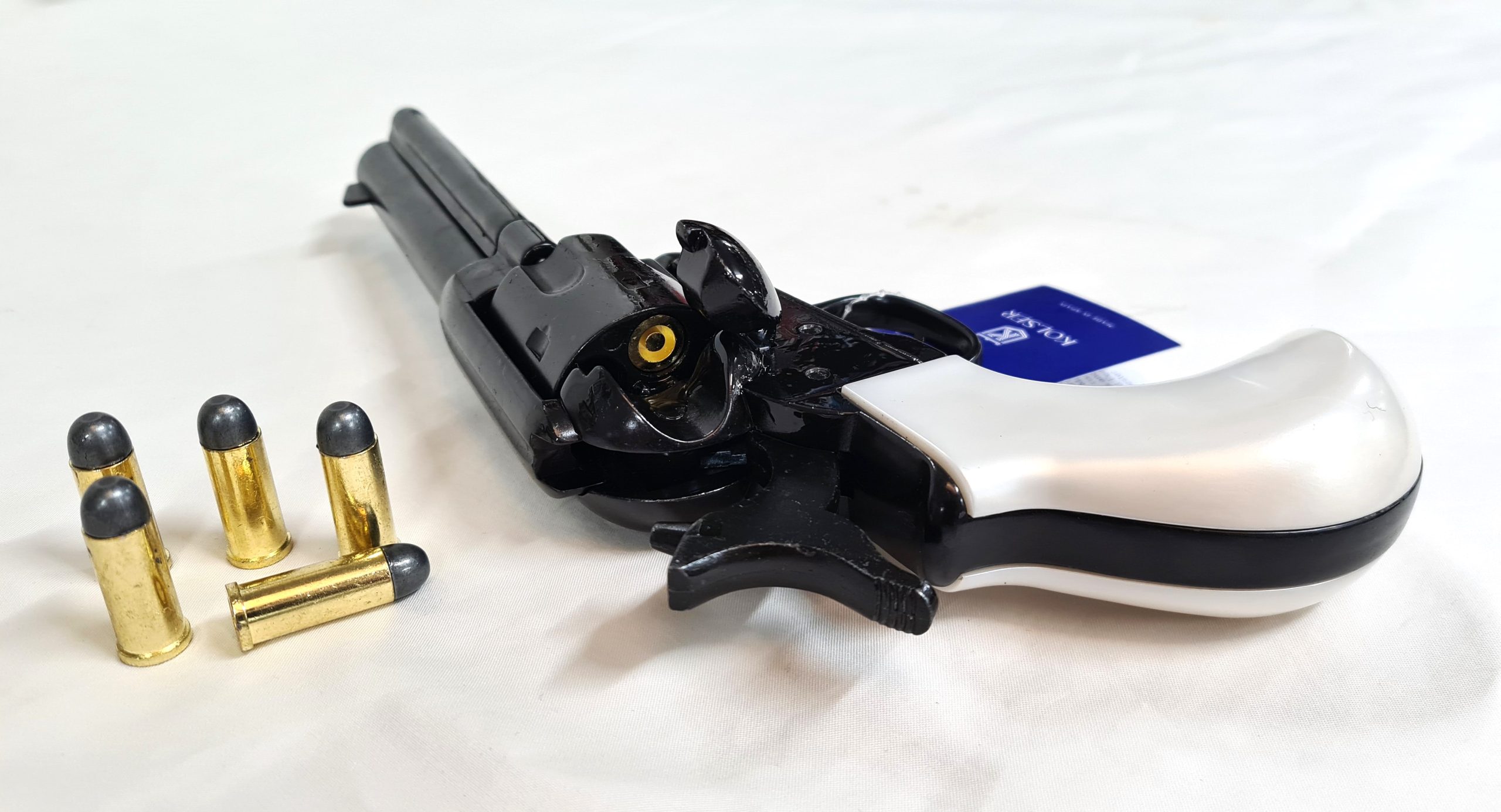Replica Thunderer Revolver including 6 faux bullets in gift box by Kolser - Black finish with Faux Pearl handle - 1056-1PE - Image 3